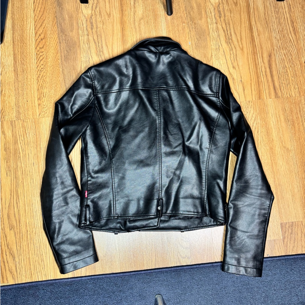 Levi's Women Moto Faux Black Leather Motorcycle Jacket with Glossy Finish - Picture 3 of 8